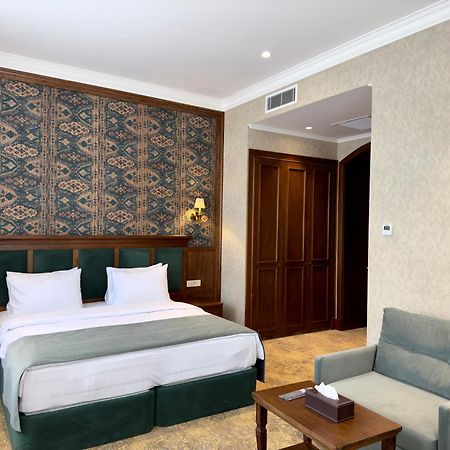 Midway Baku Hotel Экстерьер фото