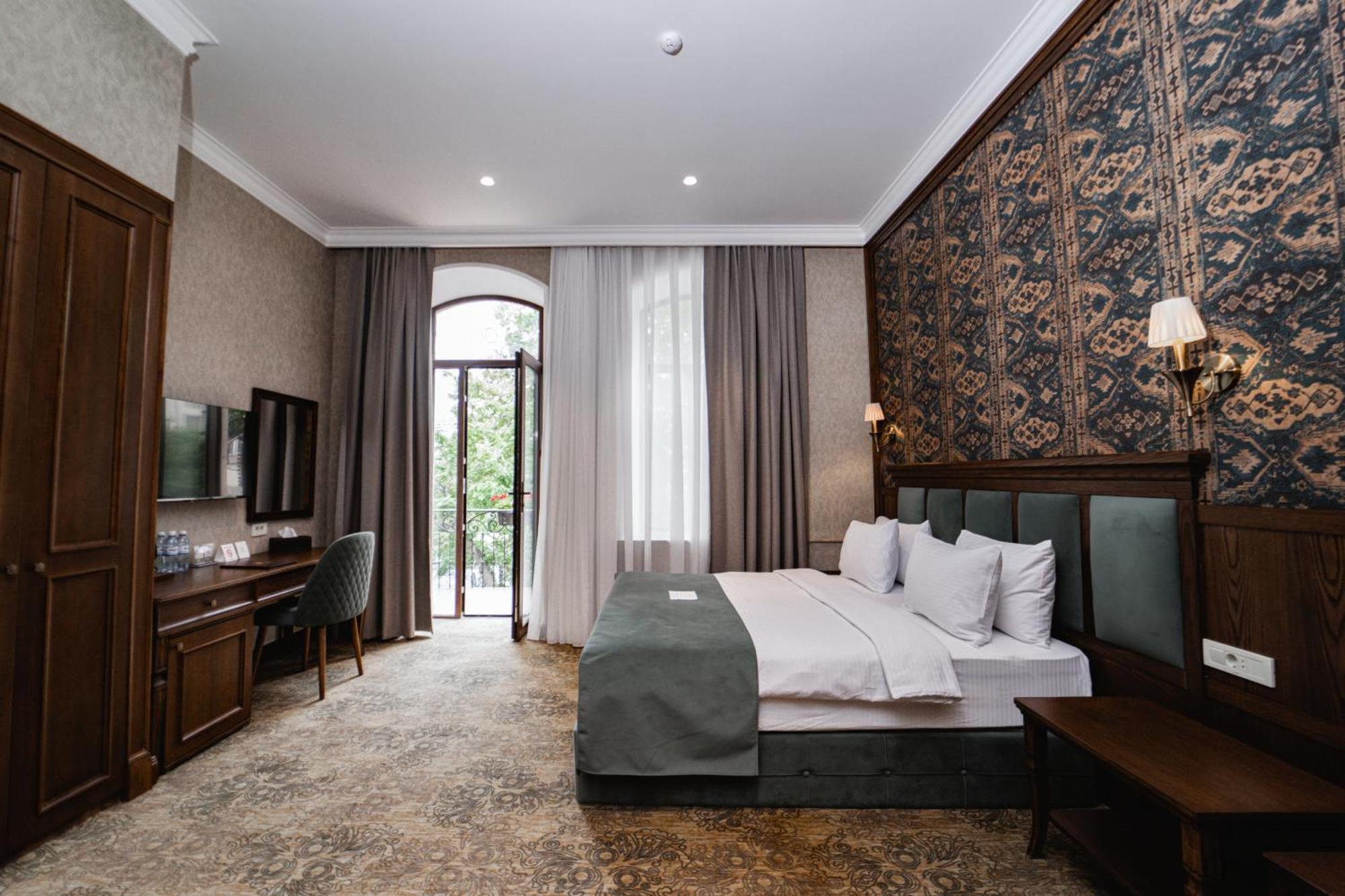 Midway Baku Hotel Экстерьер фото