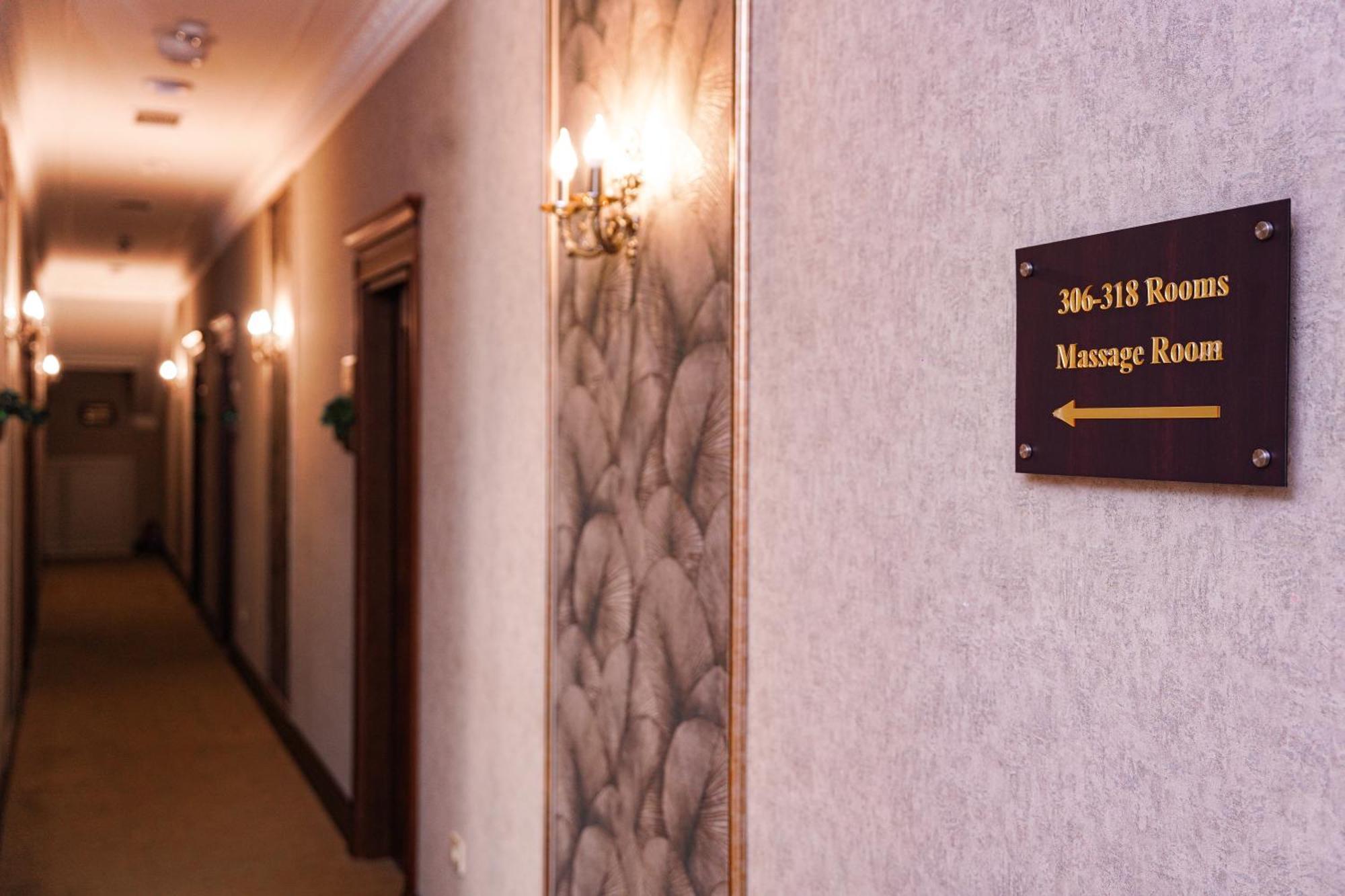 Midway Baku Hotel Экстерьер фото