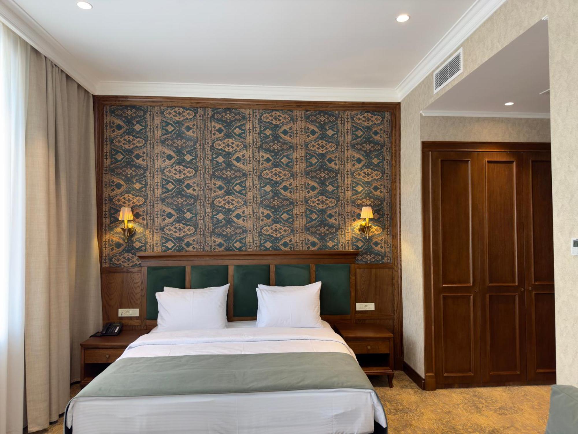 Midway Baku Hotel Экстерьер фото