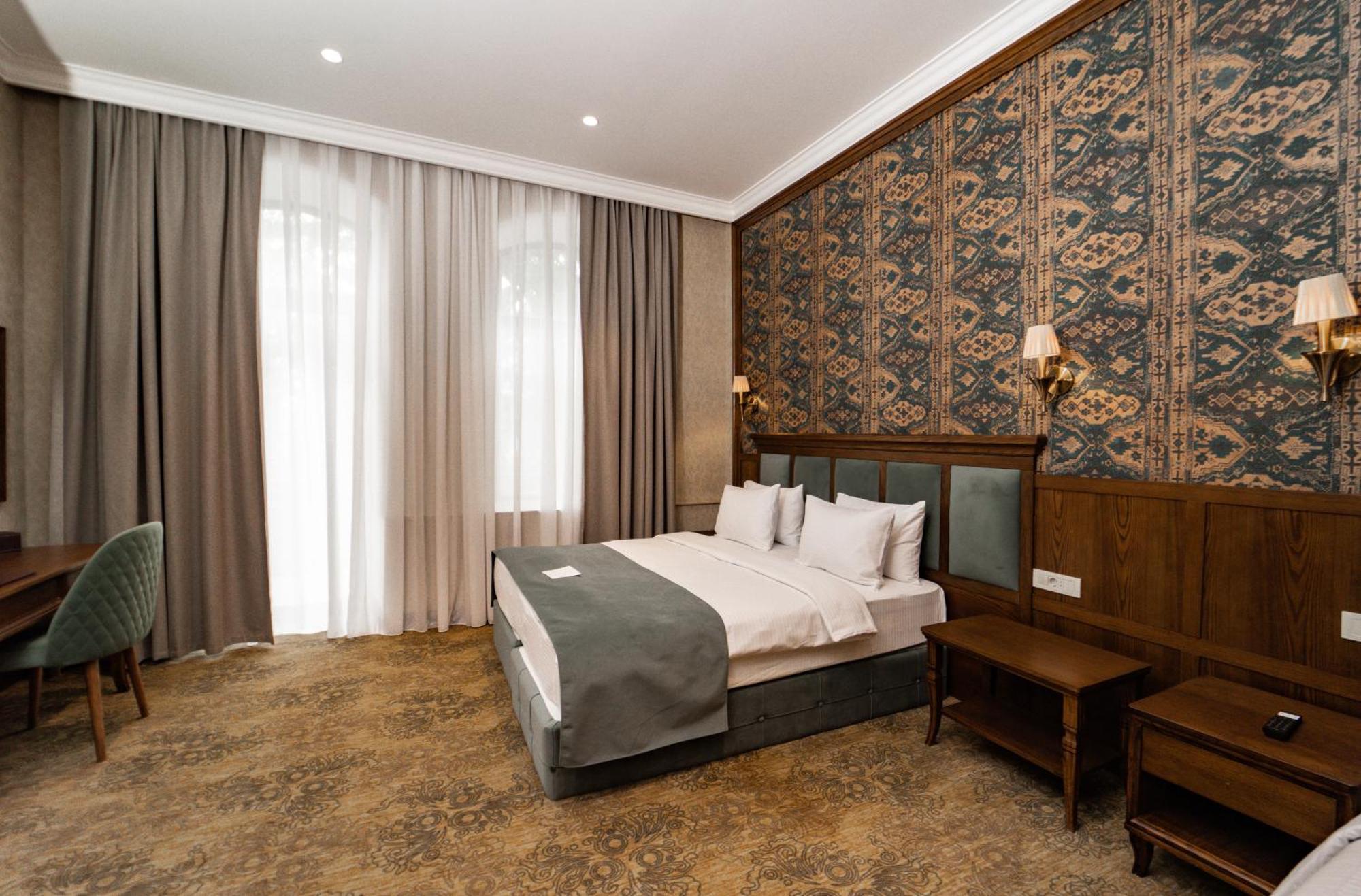Midway Baku Hotel Экстерьер фото