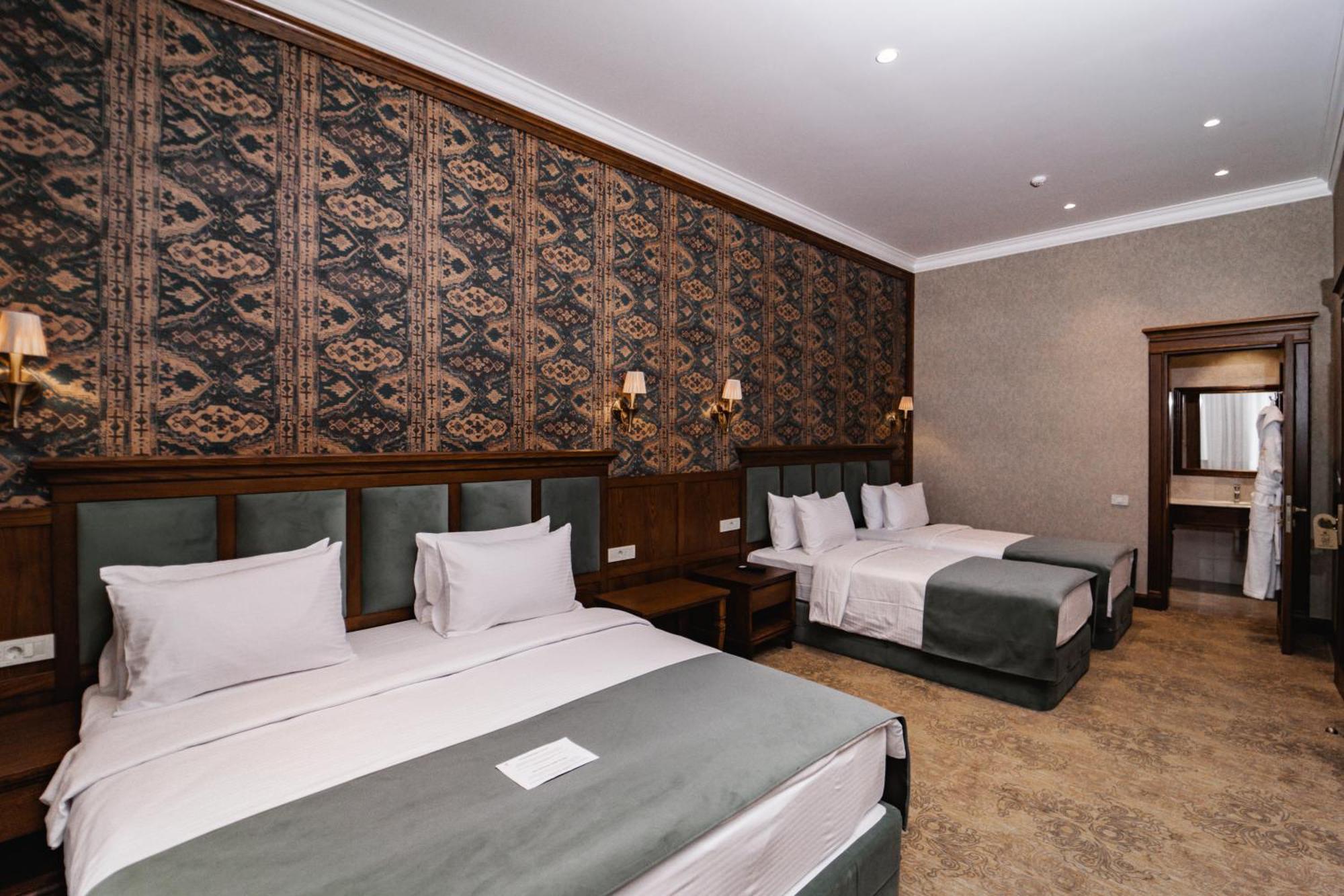 Midway Baku Hotel Экстерьер фото